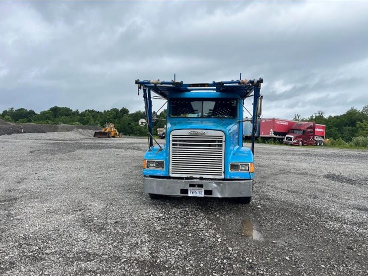 1999-freightliner-fld120-image-3