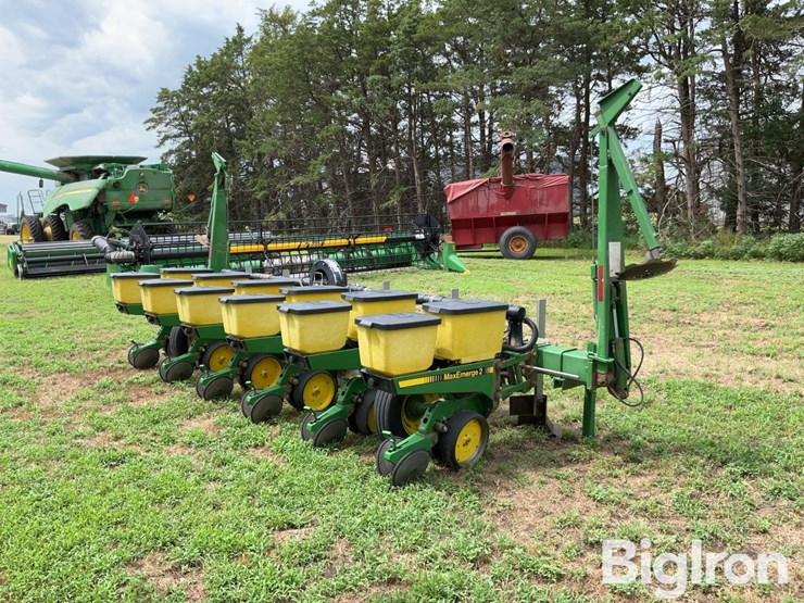john-deere-12-image-5