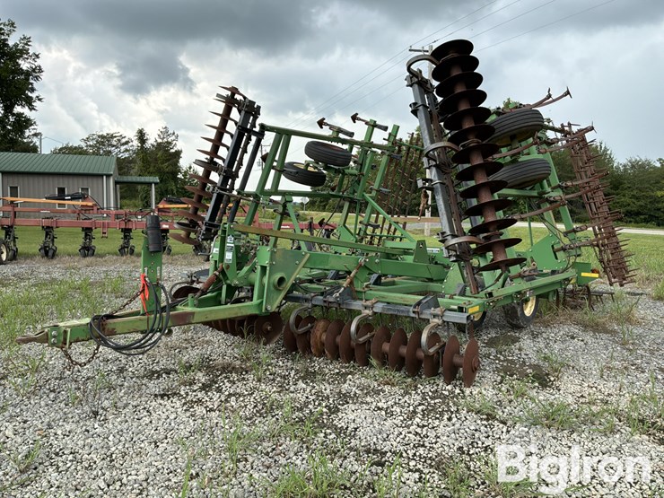 john-deere-726-image-1