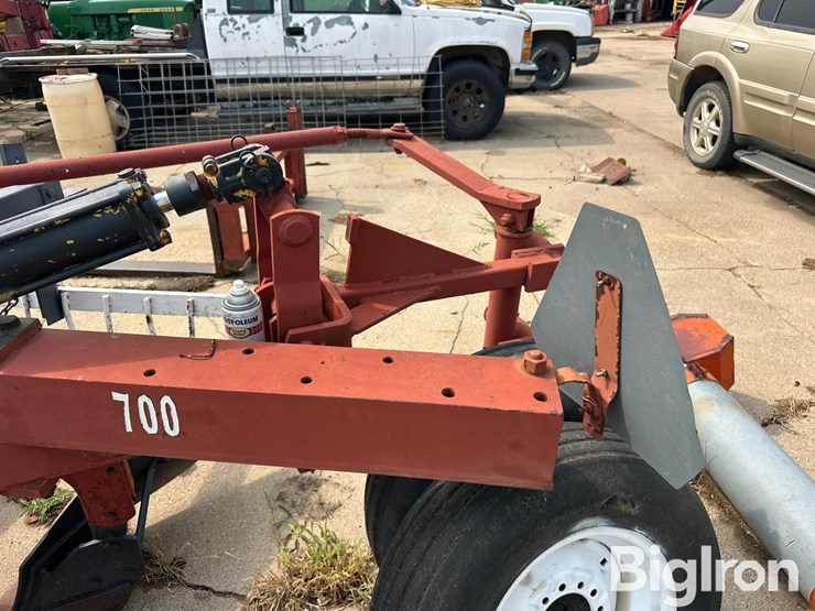 international-700-image-10