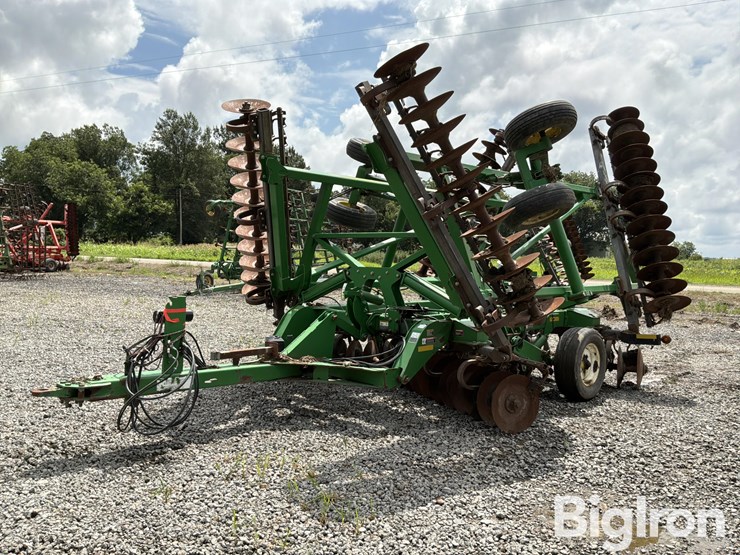 john-deere-2623-image-1