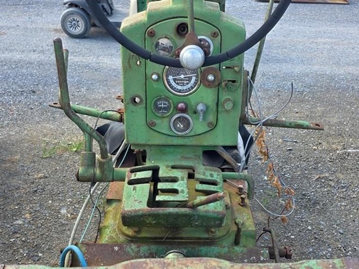 john-deere-tractor-(not-running)-image-18