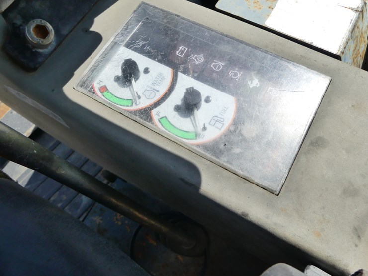takeuchi-tb235-image-13