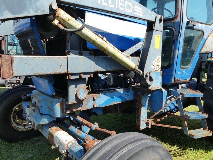 ford-7710-image-12