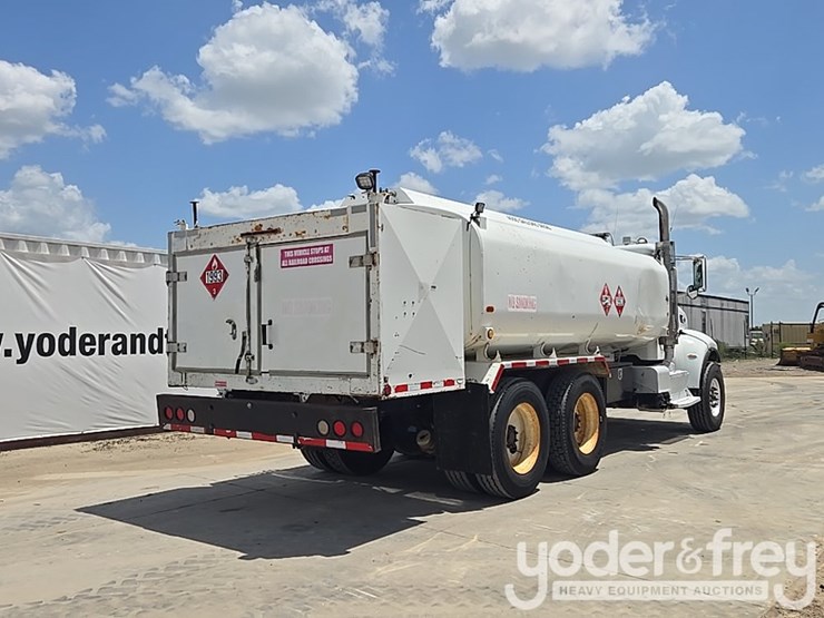 2014-peterbilt-348-image-5