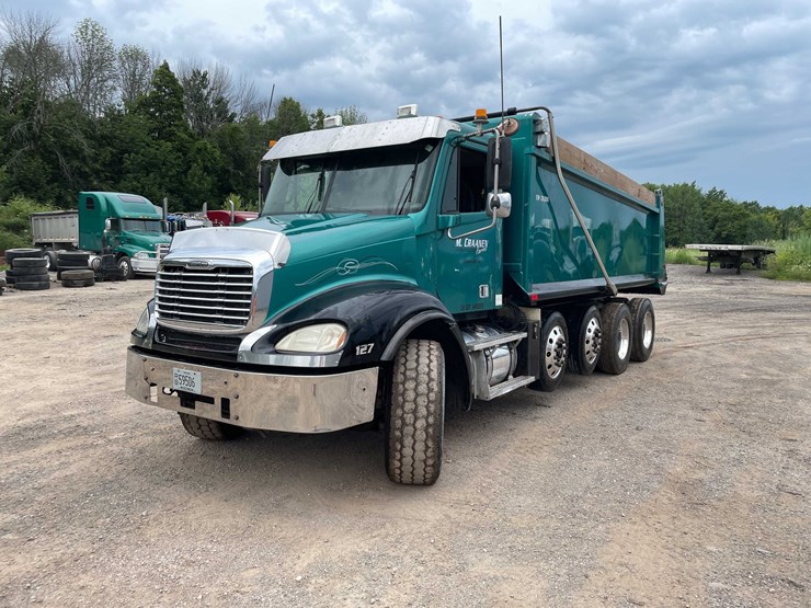 #142-•-2005-freightliner-dump-truck-(title-in-delay)-(denmark,-wi)-image-1