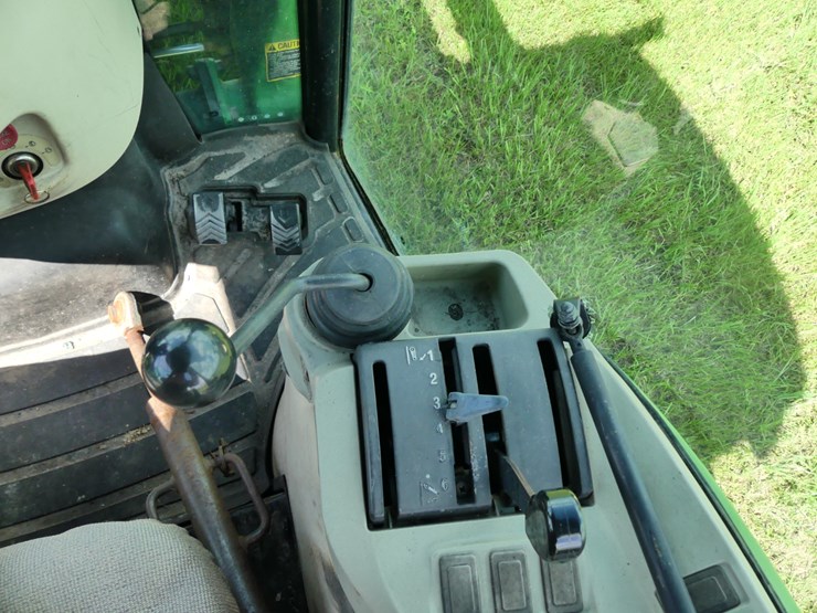 john-deere-3520-image-16