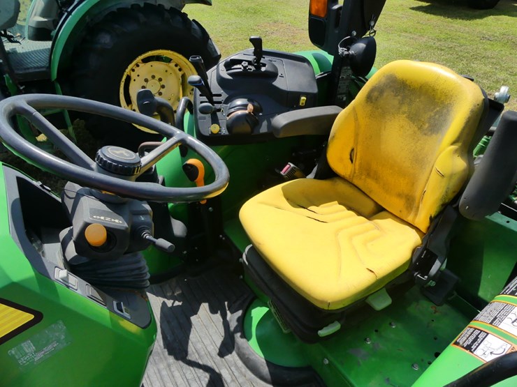 2022-john-deere-5115m-image-12