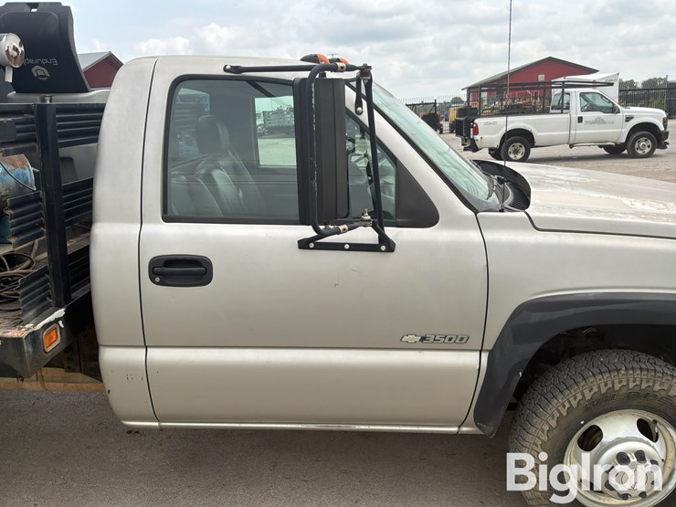 2006-chevrolet-3500-image-14