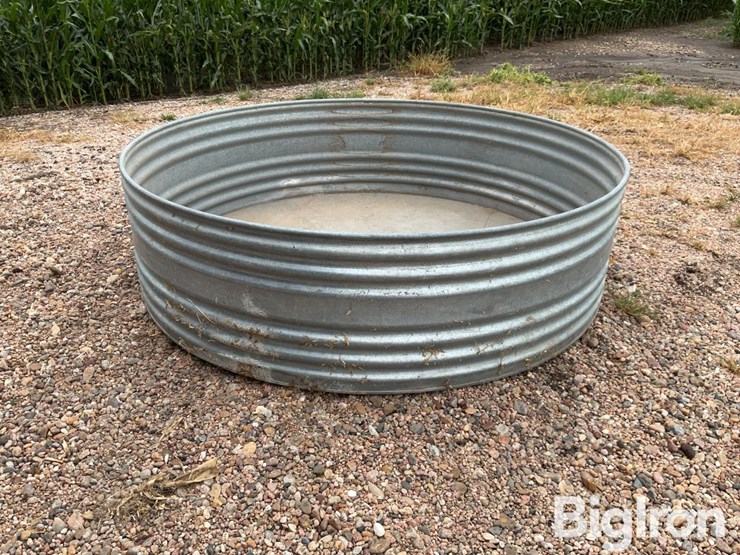 farmaster-575-gal-livestock-tank-image-7