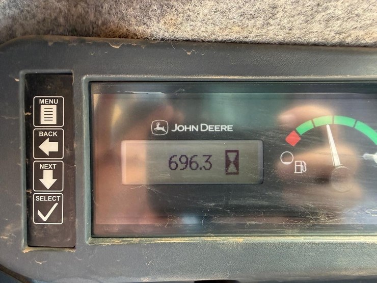 2021-deere-317g-image-24