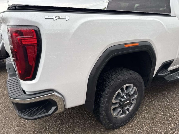 2022-gmc-sierra-2500-image-24