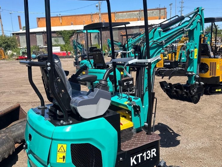 new-cfg-industrial-co-mini-excavator-model-kt13r-image-4