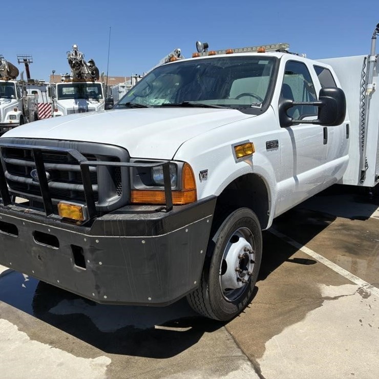 2001 FORD F550