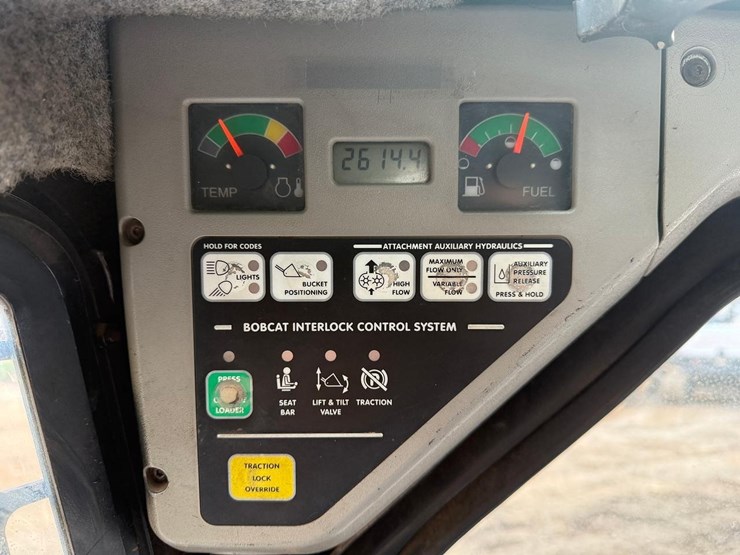 2008-bobcat-t300-image-23