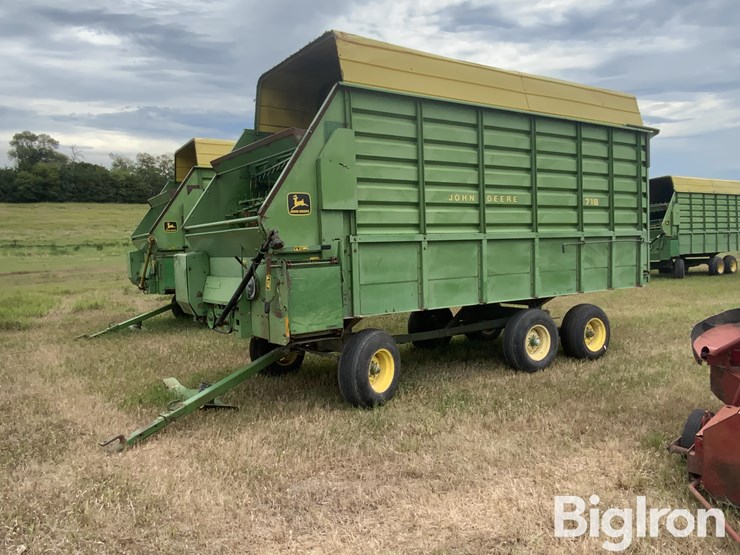 john-deere-716a-image-1