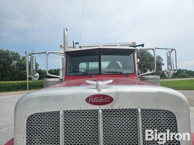 2020-peterbilt-389-image-9