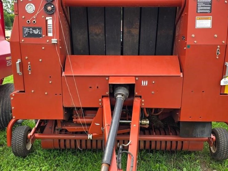 hesston-846a-image-19