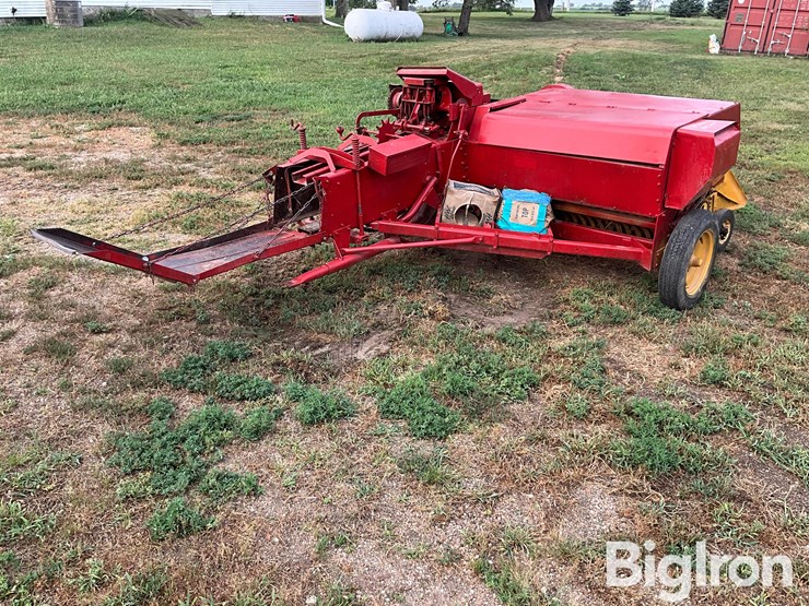 new-holland-275-image-5