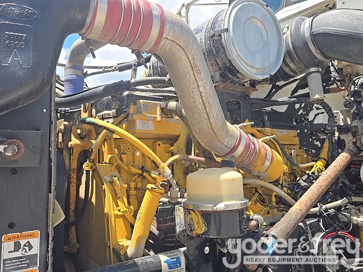 2005-peterbilt-357-image-48