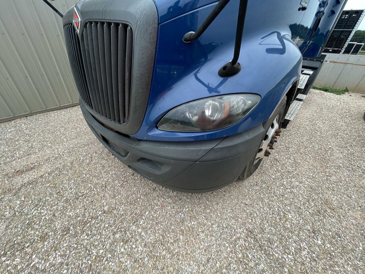 #108-•-2020-international-semi-tractor-(has-wi-title)-(denmark,-wi)-image-11