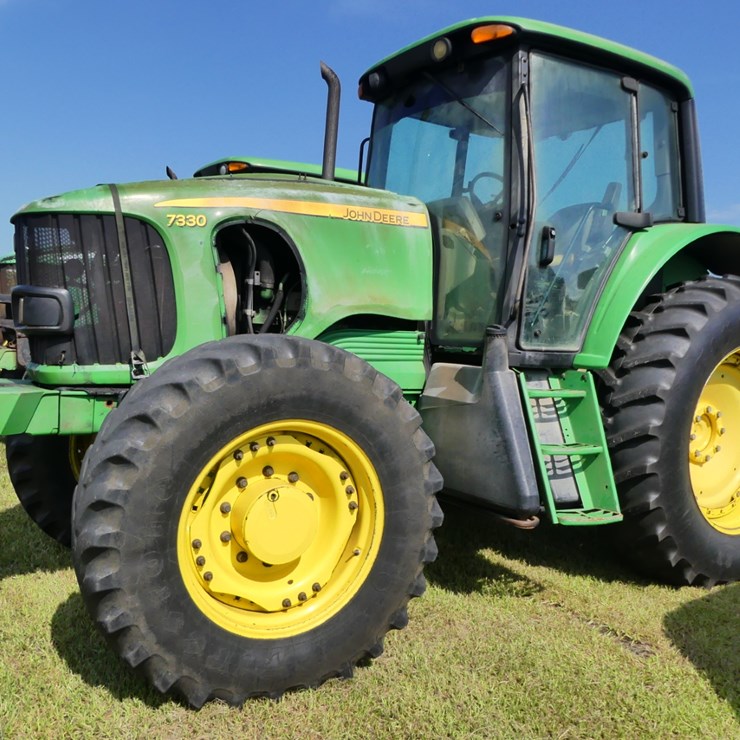 JOHN DEERE 7330