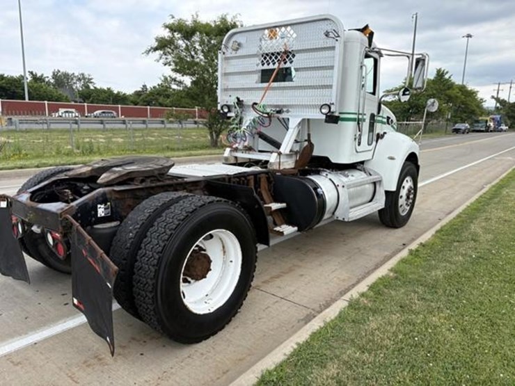 2014-peterbilt-337-image-7