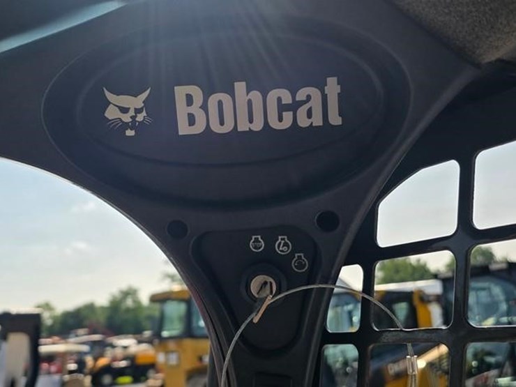 2019-bobcat-t595-image-54