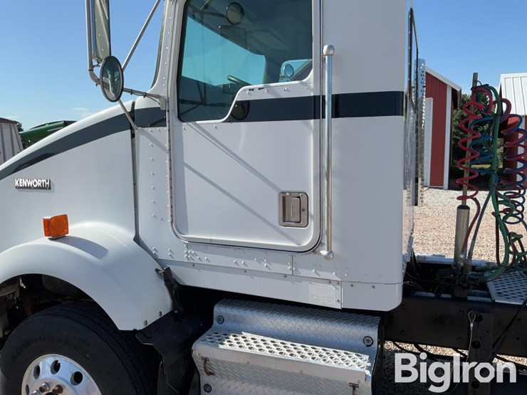 1999-kenworth-t800-image-18