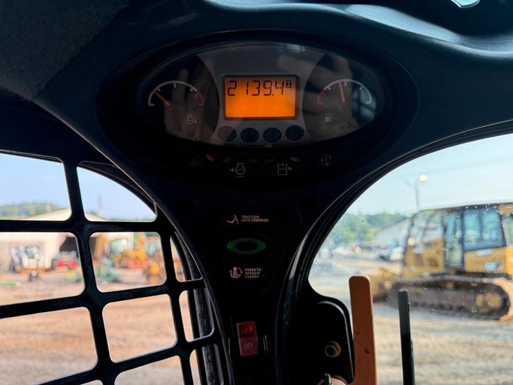 2017-bobcat-s590-image-23