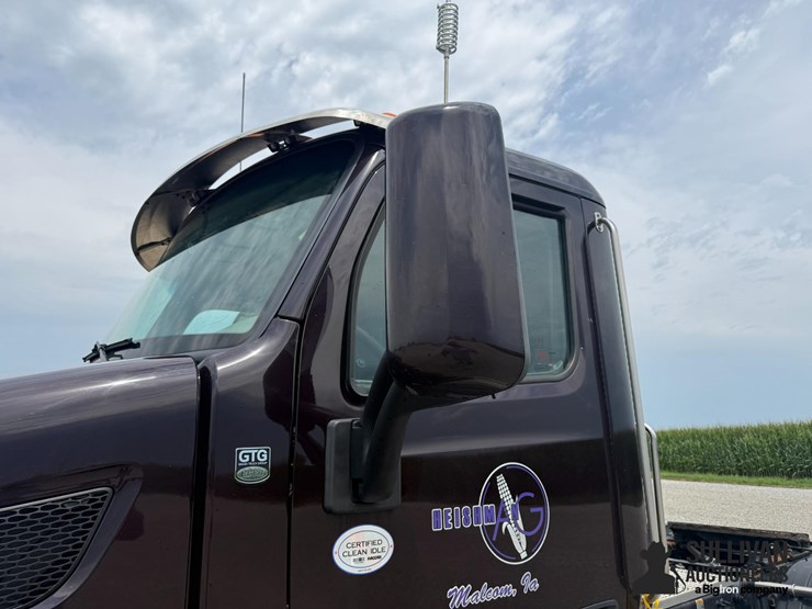 2020-peterbilt-579-image-14