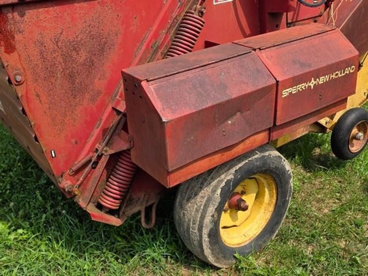 new-holland-846-image-13