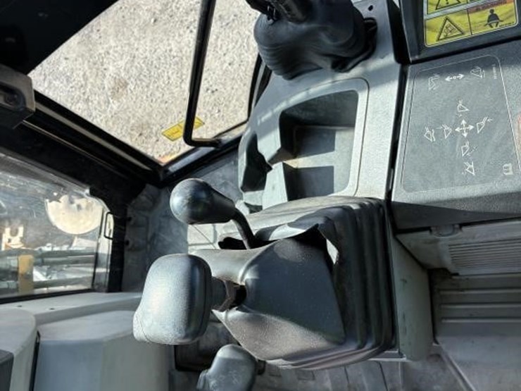 2008-caterpillar-430e-image-24