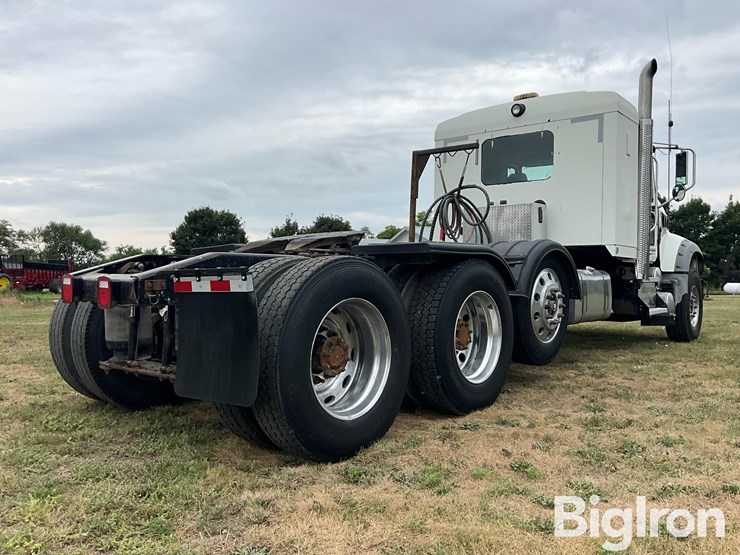 2015-mack-granite-gu713-image-5