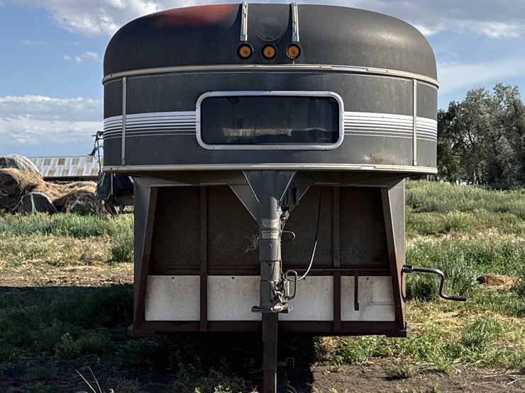 1994-kiefer-built-stockmaster-magnum-t/a-livestock-trailer-image-2