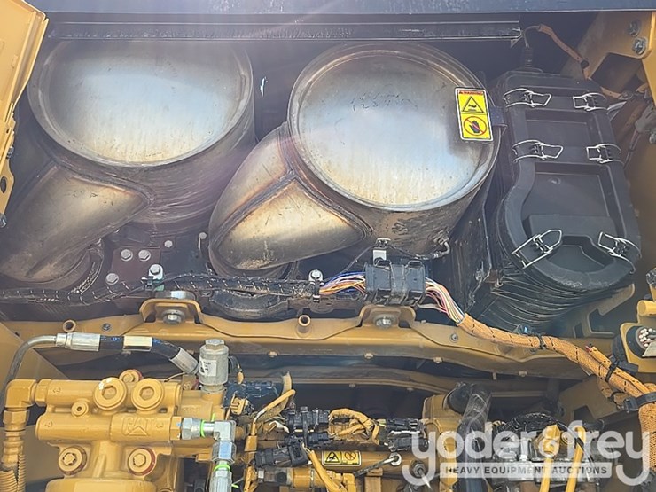 2016-caterpillar-140m3-awd-image-55