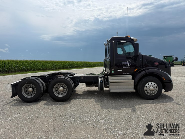 2020-peterbilt-579-image-4