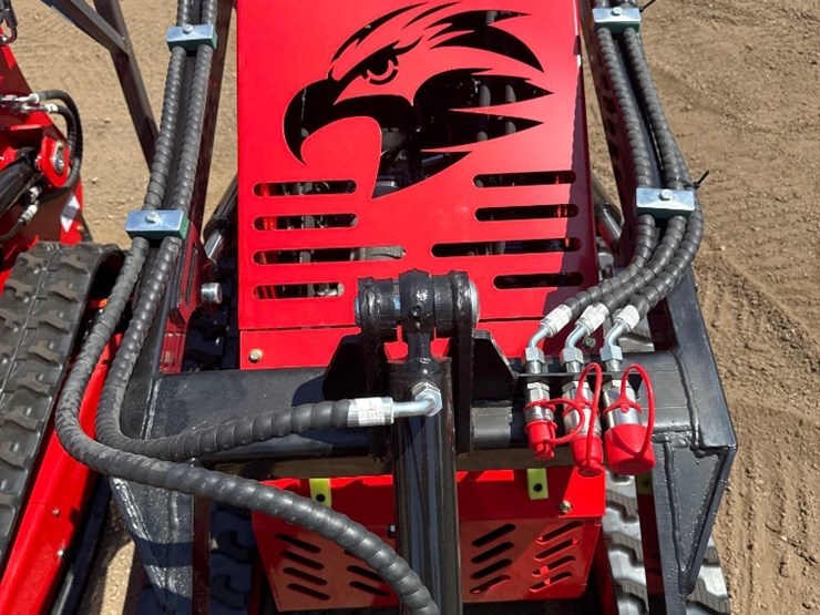new-sd-lanch-co-mini-stand-on-skidloader-model-ssl60-image-3
