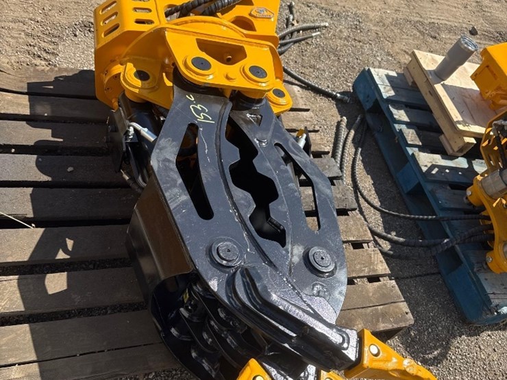 new-jiangtu-co-large-electronic/hydraulic-swivel-grapple-attachment-image-4