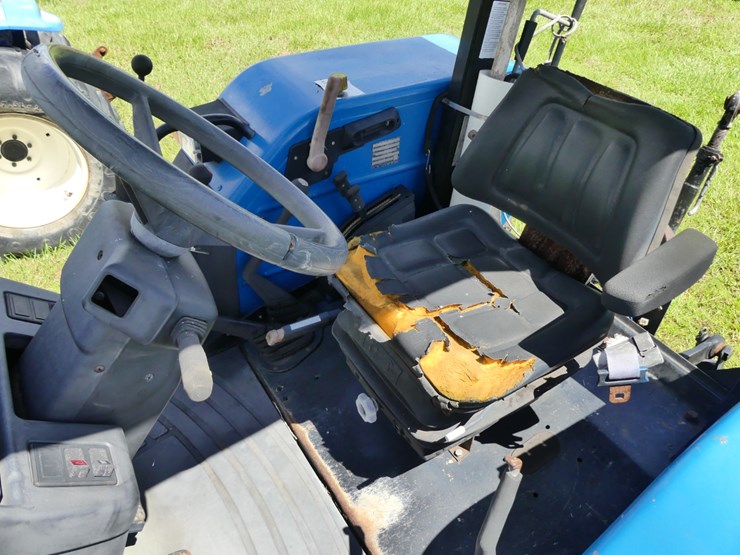 new-holland-4835-image-17