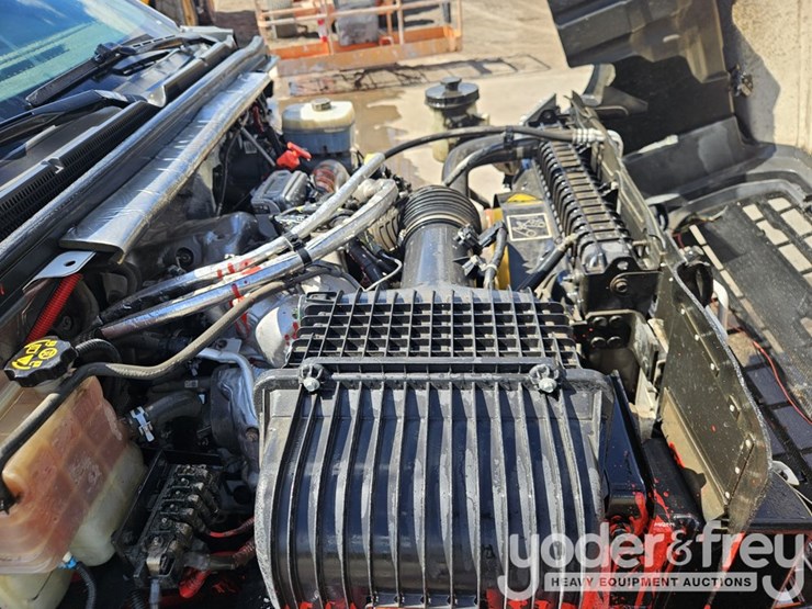 2021-chevrolet-silverado-5500hd-image-40