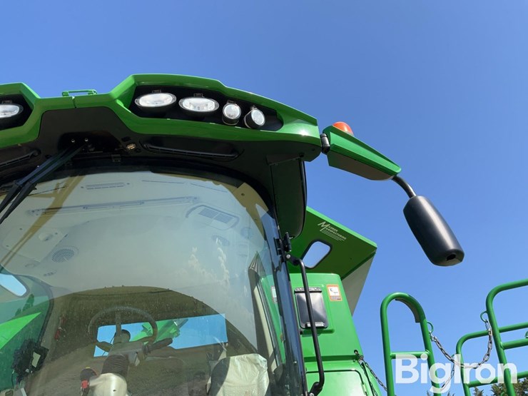 2014-john-deere-s660-image-11