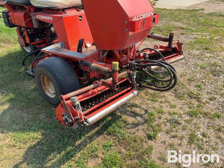 jacobsen-greens-king-4-greens/turf-thatcher-image-13