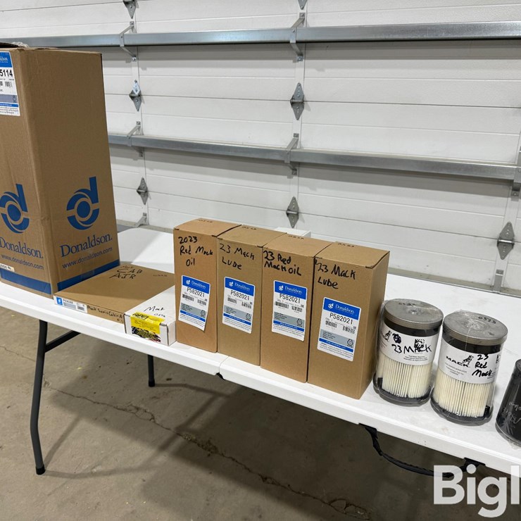 2023 Mack Semi Filters