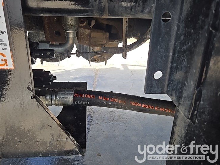 2018-peterbilt-348-image-31