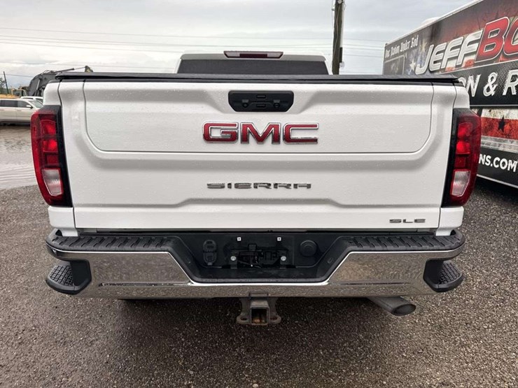 2022-gmc-sierra-2500-image-23