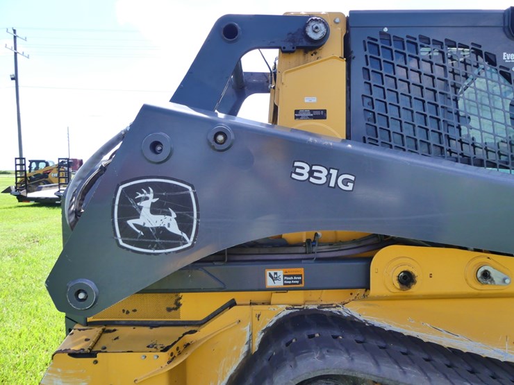 deere-331g-image-7