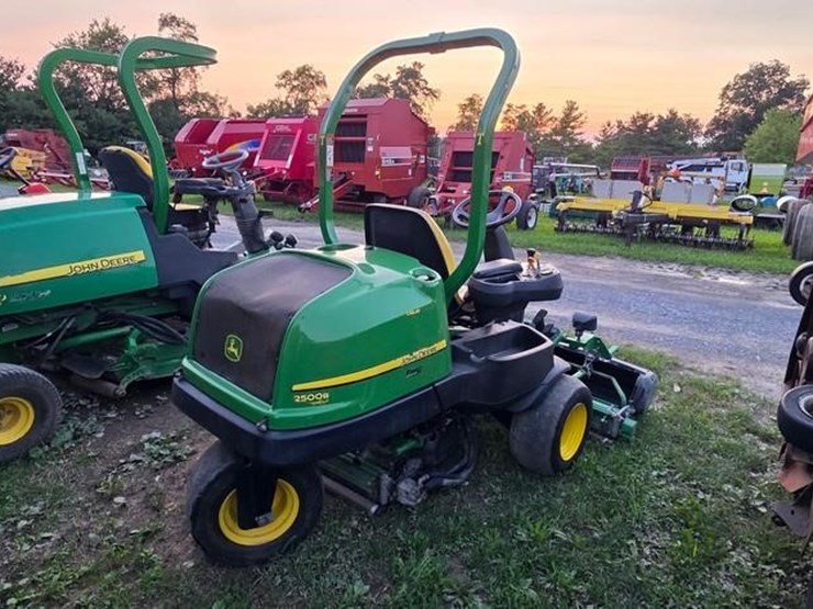 2009-john-deere-2500b-image-4