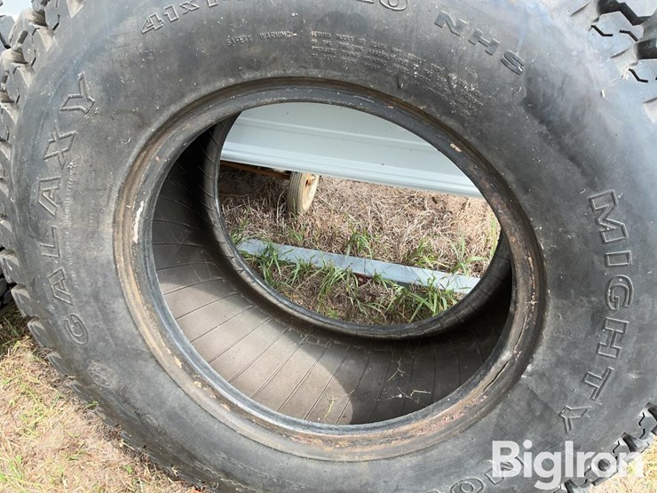 john-deere-3520-image-11