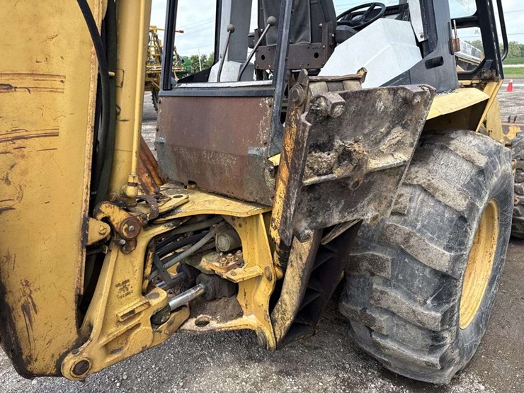 caterpillar-416b-image-15